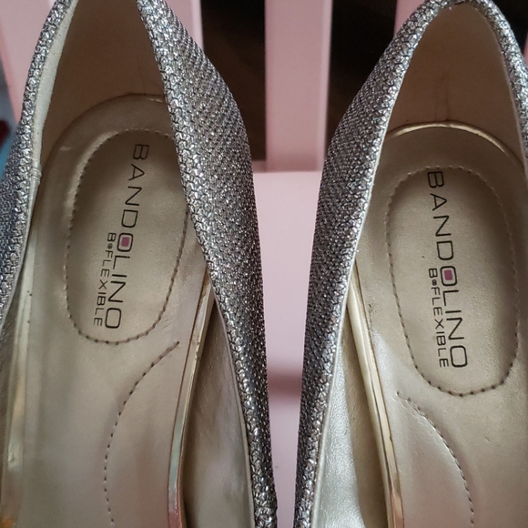 🤍 Bandolino gold heels - Picture 5 of 8